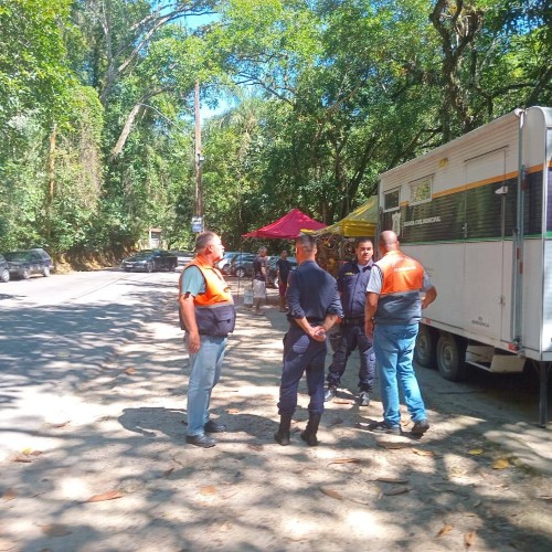 Ordenamento do trânsito é reforçado com trailer da Guarda Civil Municipal em Itatiaia